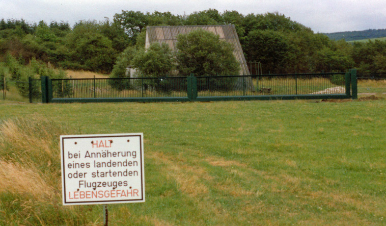 Bisher unveröffentlichte Fotos beweisen die Existenz des versteckten "Mauss Airport Altstrimmig"