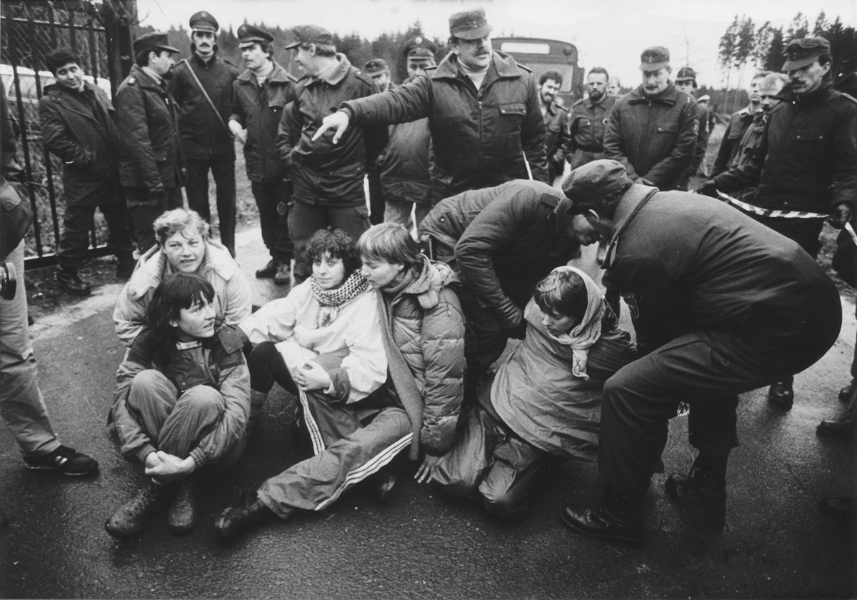 Blockade eines Tores der Raketenbasis